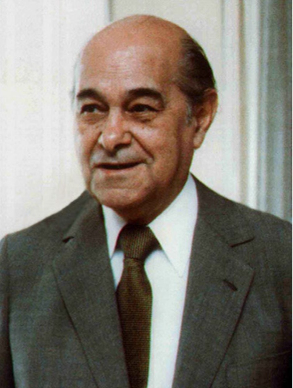 Tancredo Neves eleito pelo Colégio Eleitoral, morreu antes de assumir