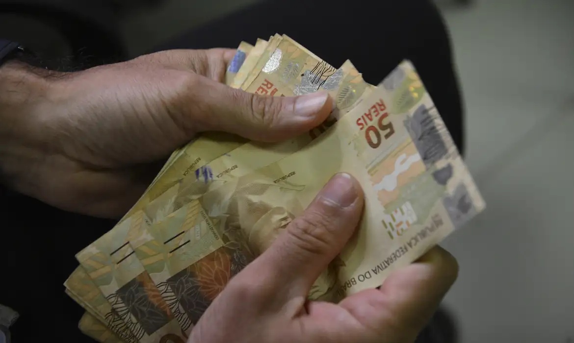 Teto de juros do consignado subirá para 1,8%