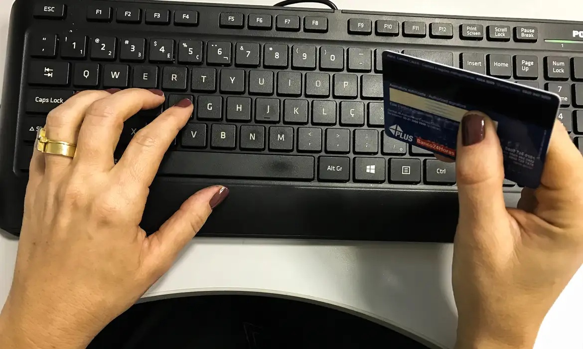 Vai monitorar cartão de crédito e pix