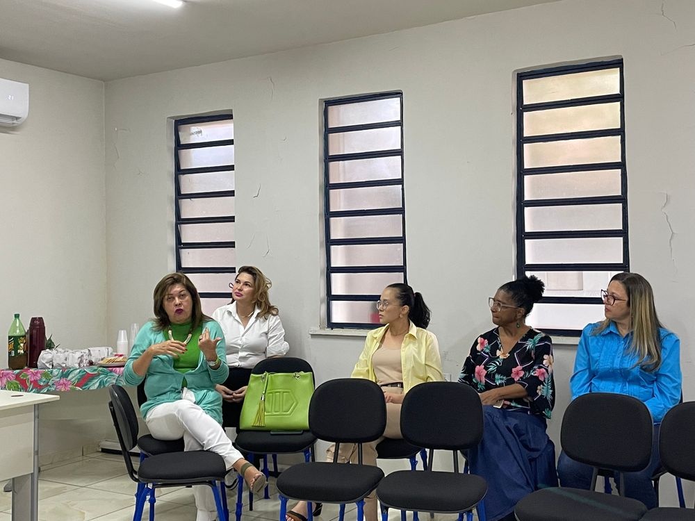 Zenaide Lustosa, Secretária das Mulheres, juntamente com sua equipe.