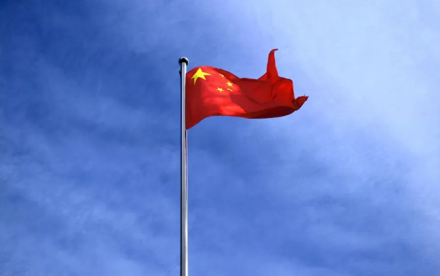 China impõe sanções a construtora naval sul-coreana acusada de ajudar os EUA