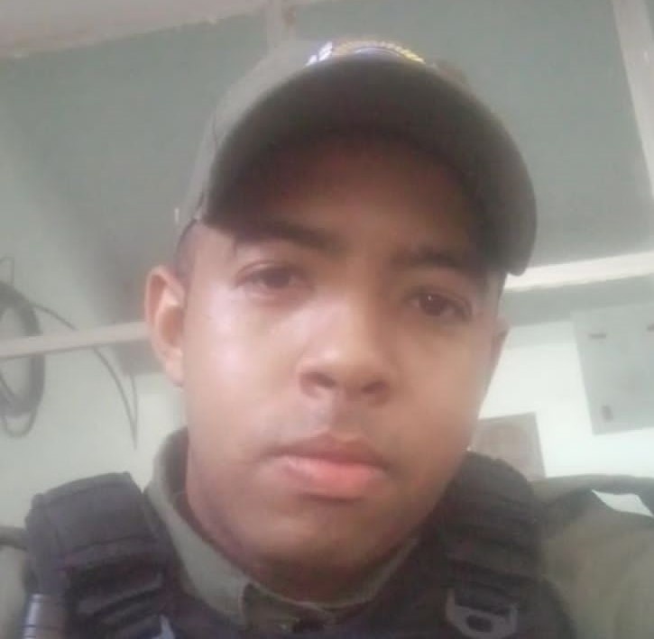 Soldado Costa, da Polícia Militar