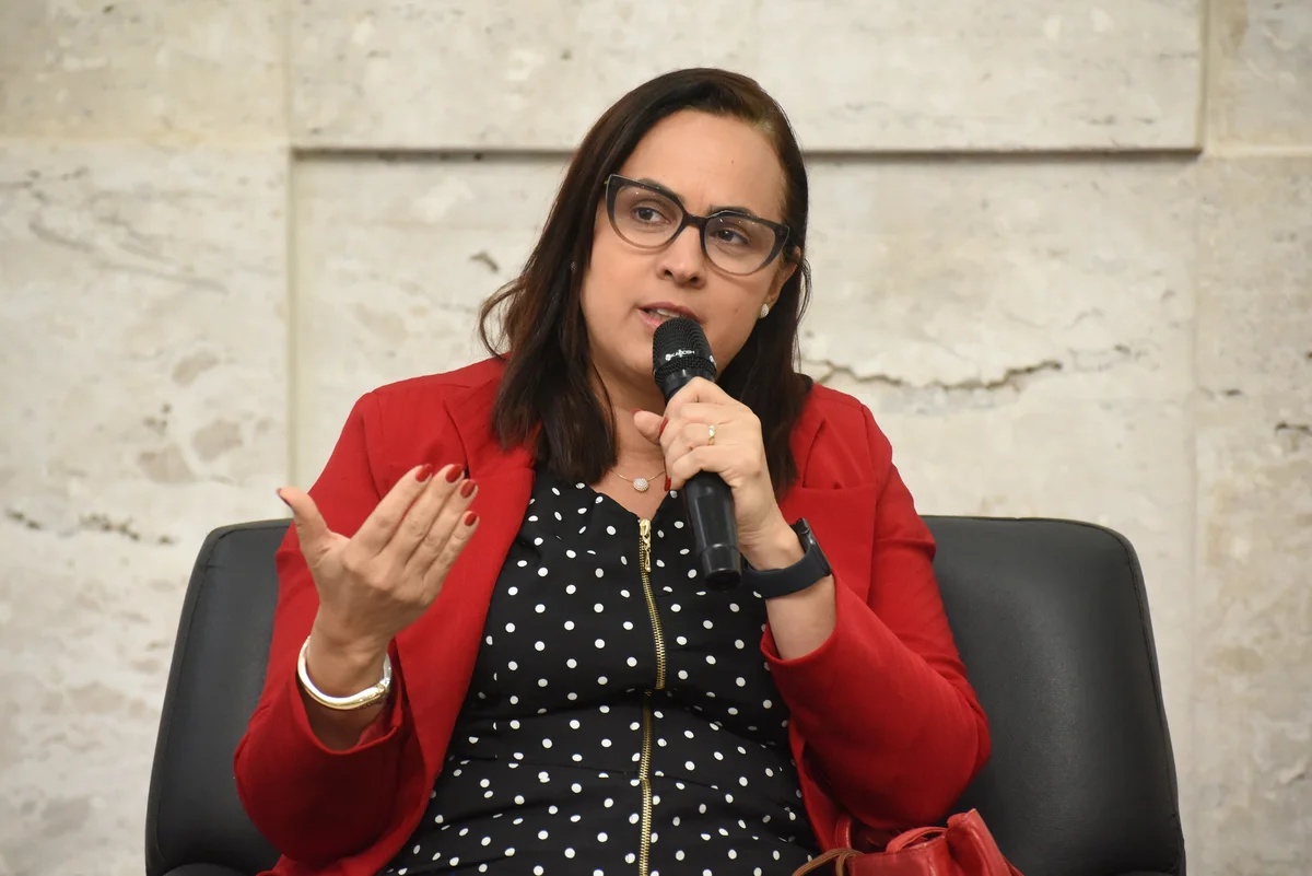 Léa Bressy, vice-presidente do INSS, criticou a imprensa por "colocar" Stefanutto como alvo de ação da PF