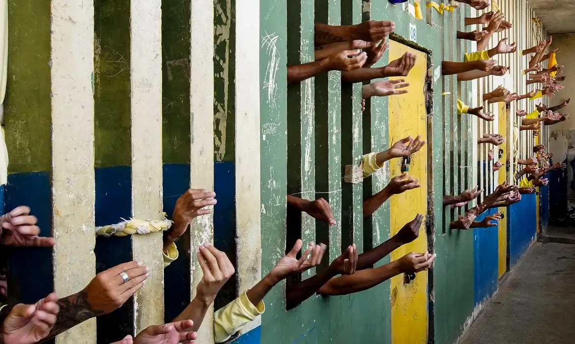Zerar déficit de 202 mil vagas em presídios custaria R$ 14 bilhões