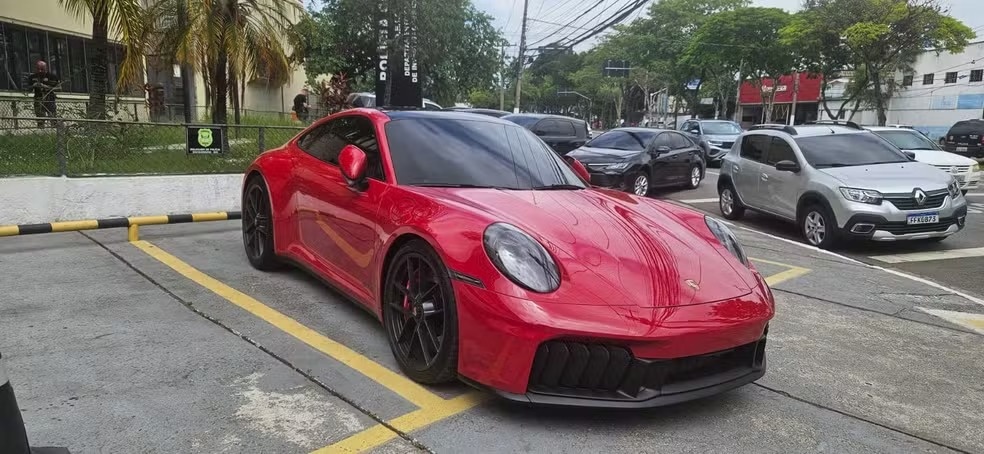 Ferrari é apreendida durante operação contra o PCC