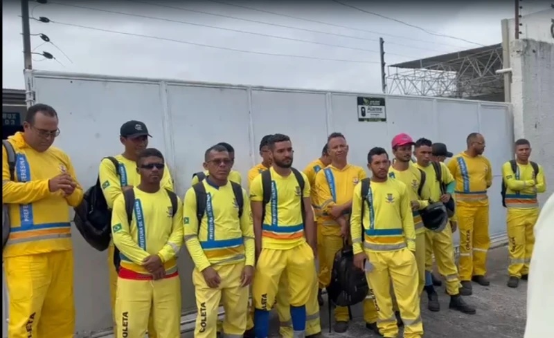 Garis entram em greve