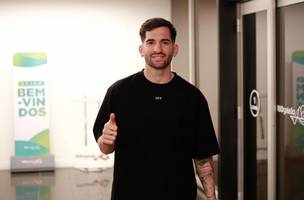 Benjamin Garré assinou com o Vasco até o fim de 2027 (Foto: Matheus Lima / Vasco)