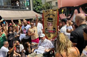Ccortejo começou às 14h, quando a tradicional multidão que acompanha o Baixo Augusta ano após ano já se aglomerava (Foto: Gabriela Caputo)