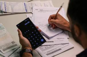 como cuidar de finanças em cenário de juros altos (Foto: Especialistas indicam)
