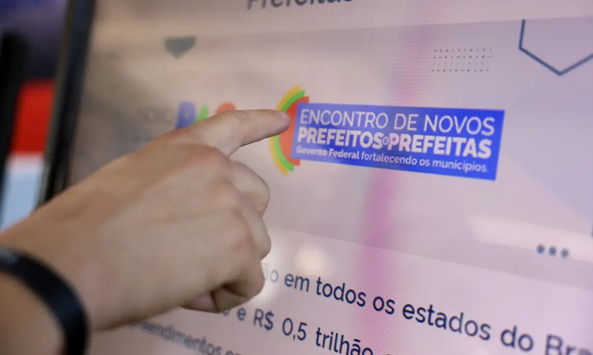 de pequenos serviços conecta MEIs e prefeituras