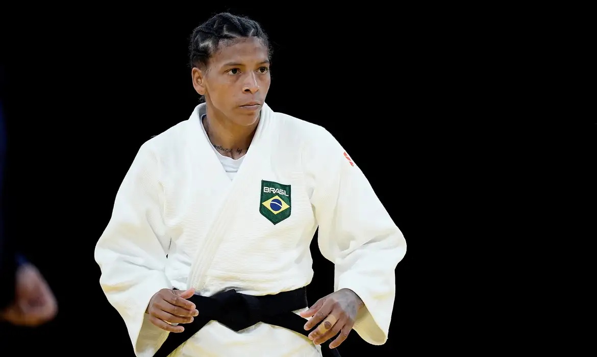 estreia nesta sexta-feira em Grand Slam no Uzbequistão