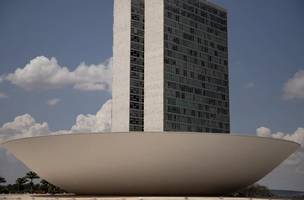 geradas por IA (Foto: Câmara aprova pena para quem divulgar imagens de nudez)