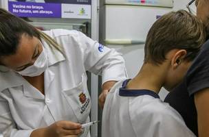 Mesmo com contato prévio, vacina protege contra outros tipos de vírus. (Foto: Reprodução | Rovena Rosa | Agência Brasil)