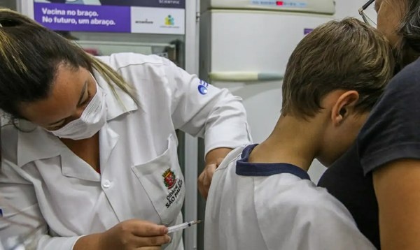 Mesmo com contato prévio, vacina protege contra outros tipos de vírus.