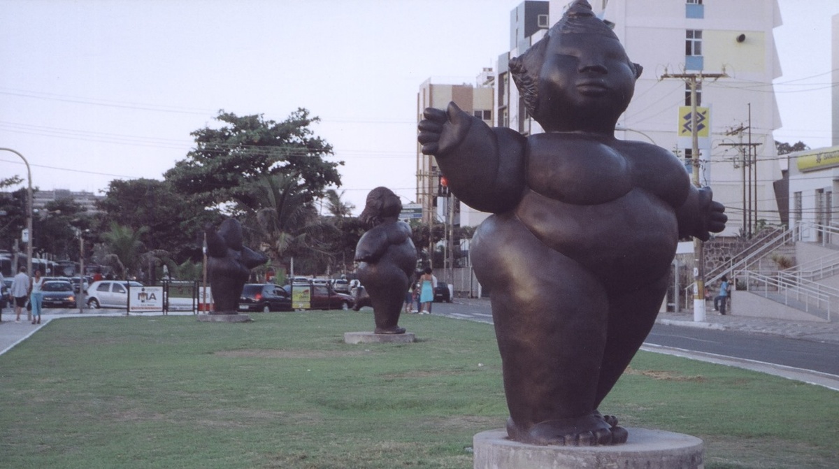 O monumento conhecido como as Gordinhas de Olinda, usada como xingamento por gerente.