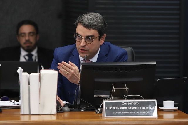 regulamentando o uso da IA no Poder Judiciário