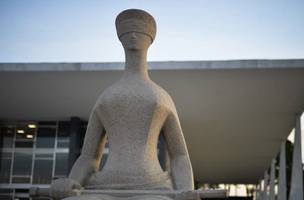 Relatório de 2022 do CNJ mostra que crime de homicídio atinge 80% de travestis e 42,5% dos gays. Já no caso de lésbicas prevaleceram a lesão corporal (36%) e a injúria (32%), e mulheres trans apareceram como mais vitimizadas por crimes de ameaça (42,9%).. (Foto: Reprodução | Marcelo Casal Jr | Agência Brasil)