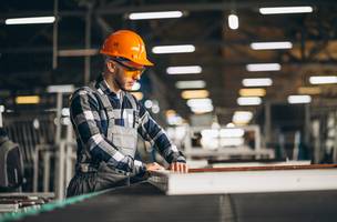 Válvula de controle industrial (Foto: Freepik)
