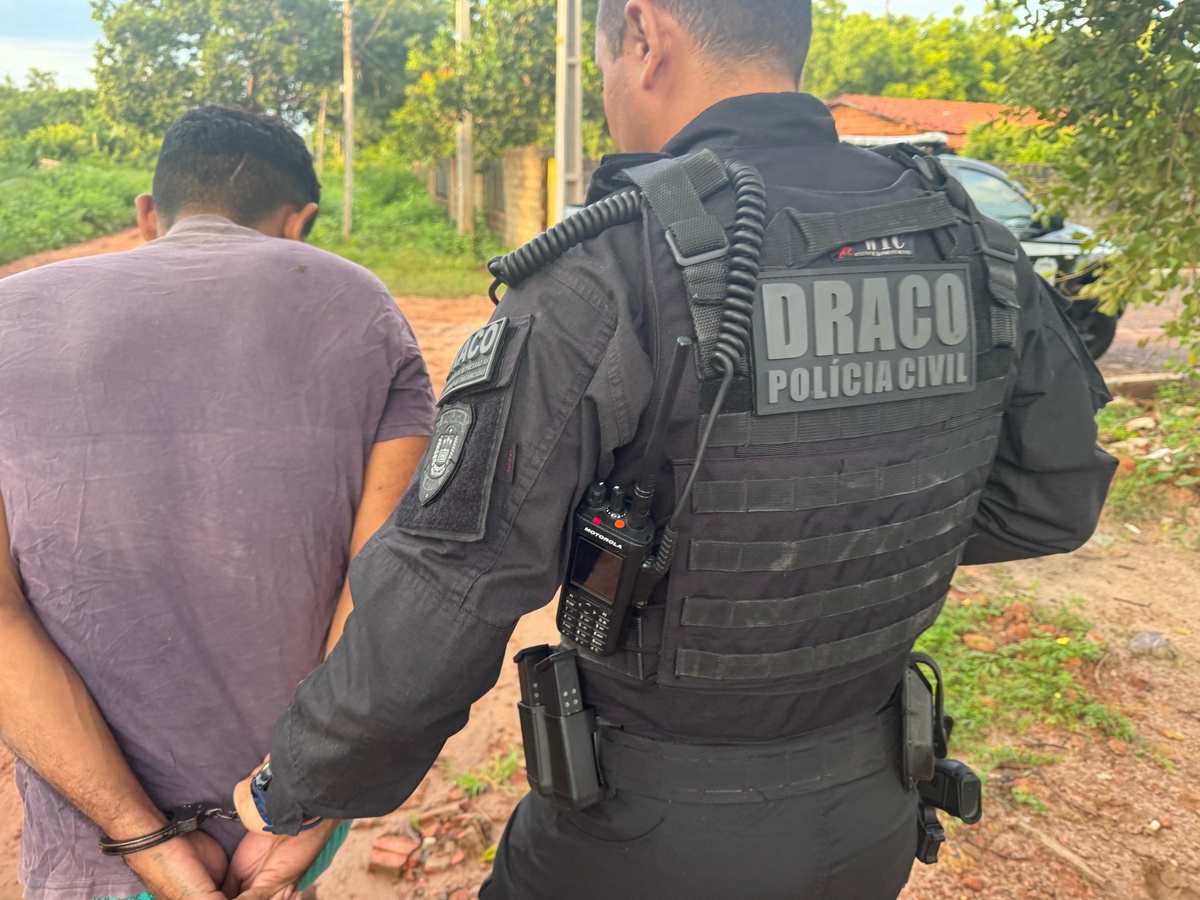 18 mandados de busca e apreensão estão sendo cumpridos contra suspeitos de tráficos de drogas e organização criminosa