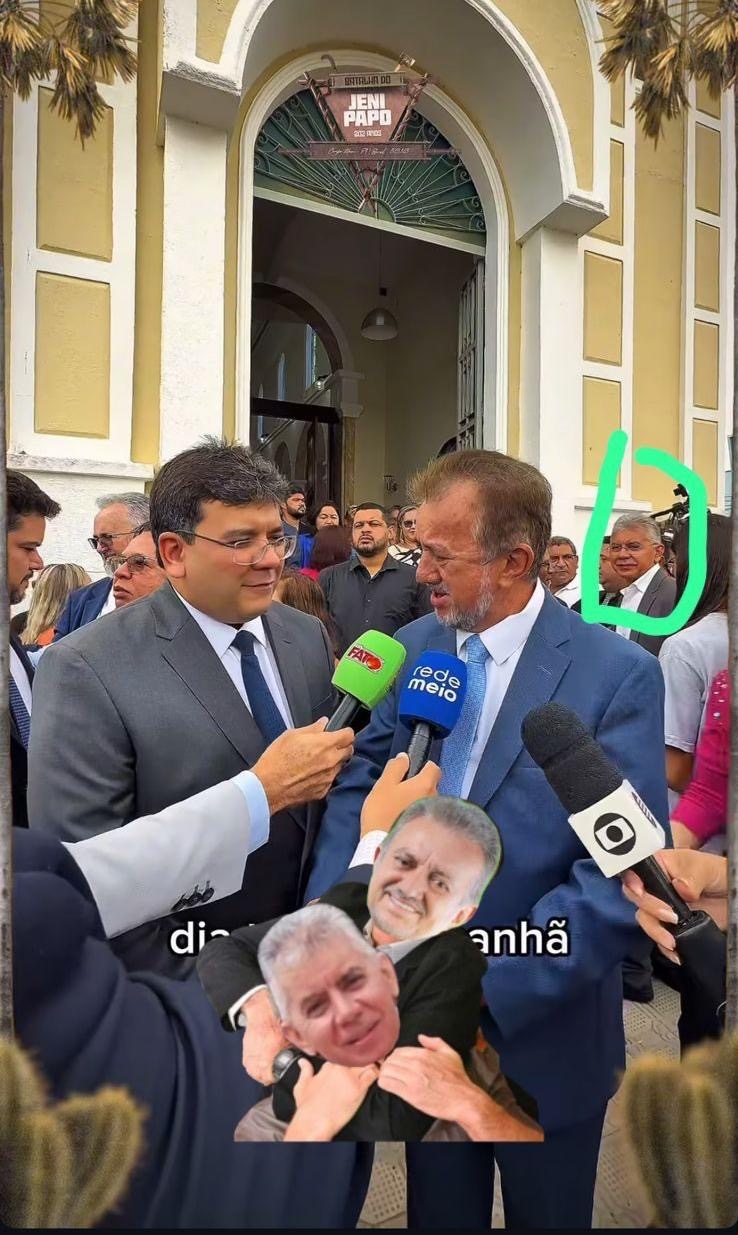 A realidade que dói: olha o Paulo Martins, lá atrás vendo o adversário Joãozinho com o governador