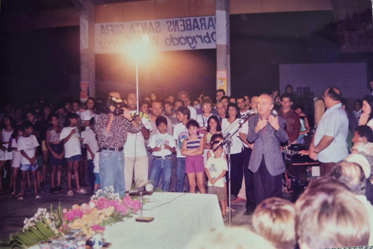 Inauguração de escolas em Teresina em 1994.