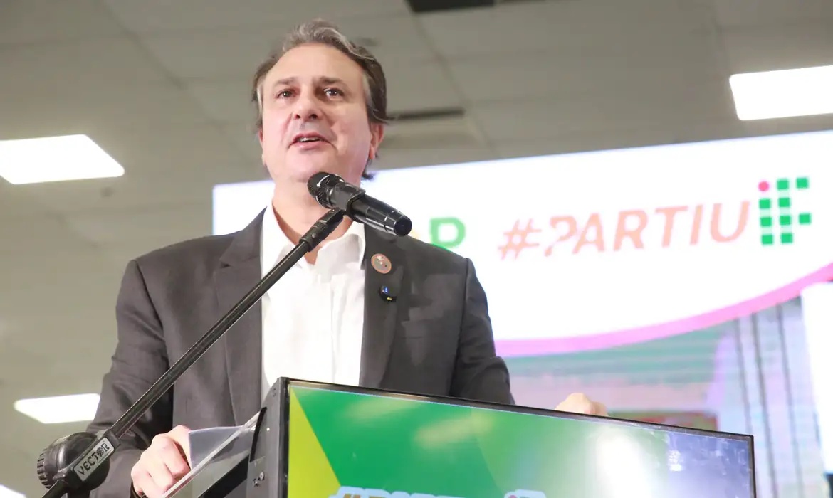 lança programa para ampliar acesso de estudantes ao ensino técnico