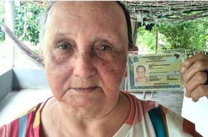 Leonília Pereira atualizou sua identidade para recuperar benefícios sociais suspensos. (Foto: Reprodução | Governo do Piauí)