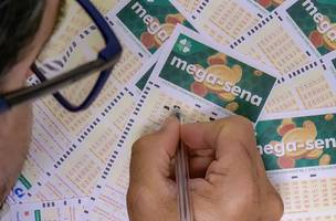 Mega-Sena sorteia nesta terça-feira prêmio estimado em R$ 3 milhões (Foto: Reprodução | Rafa Neddermeyer | Agência Brasil)