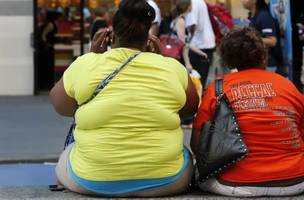 mostra relatório global (Foto: Um a cada três brasileiros vive com obesidade)