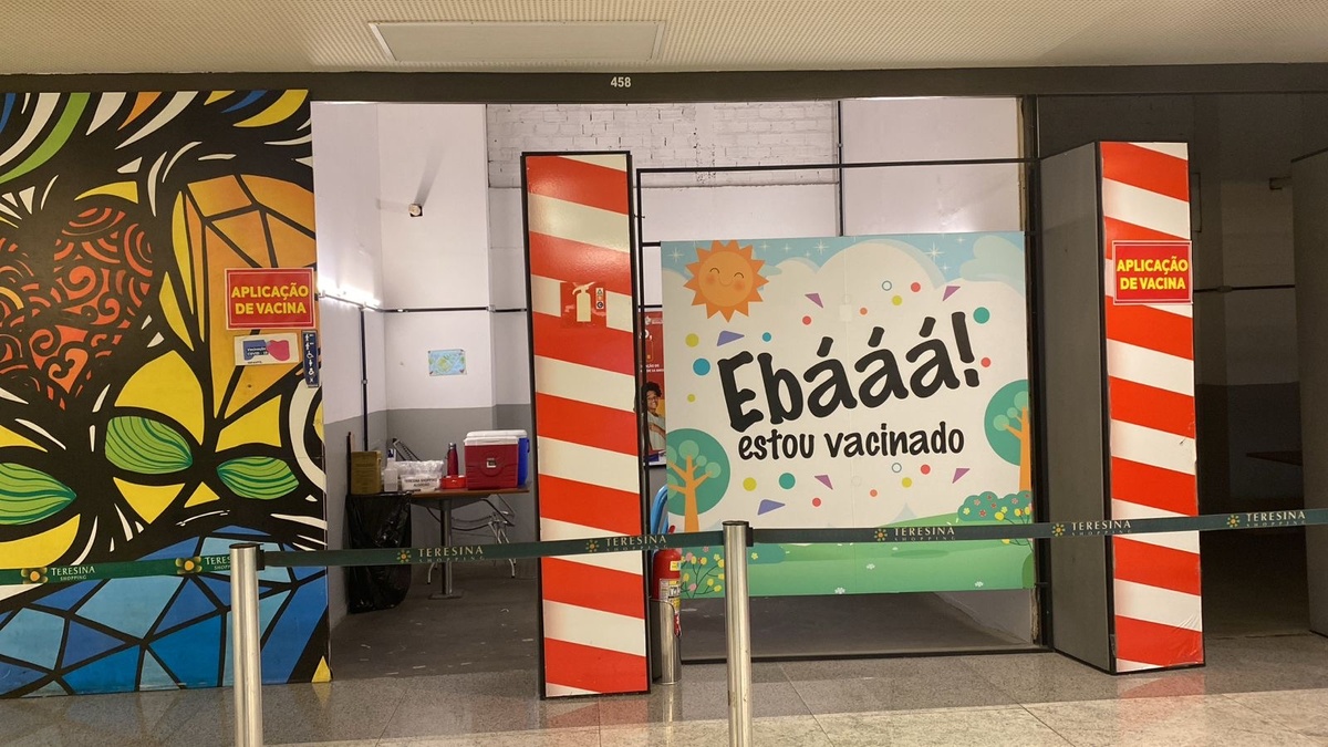 Posto de vacina no Teresina Shopping