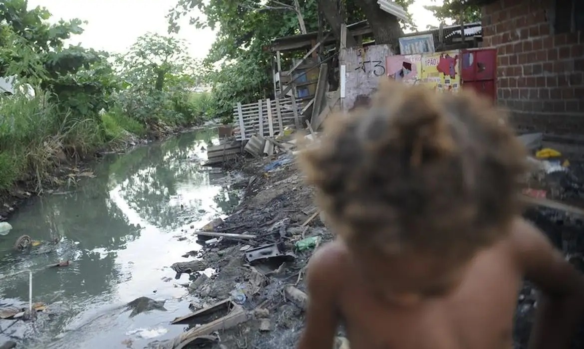 Precariedade no saneamento básico