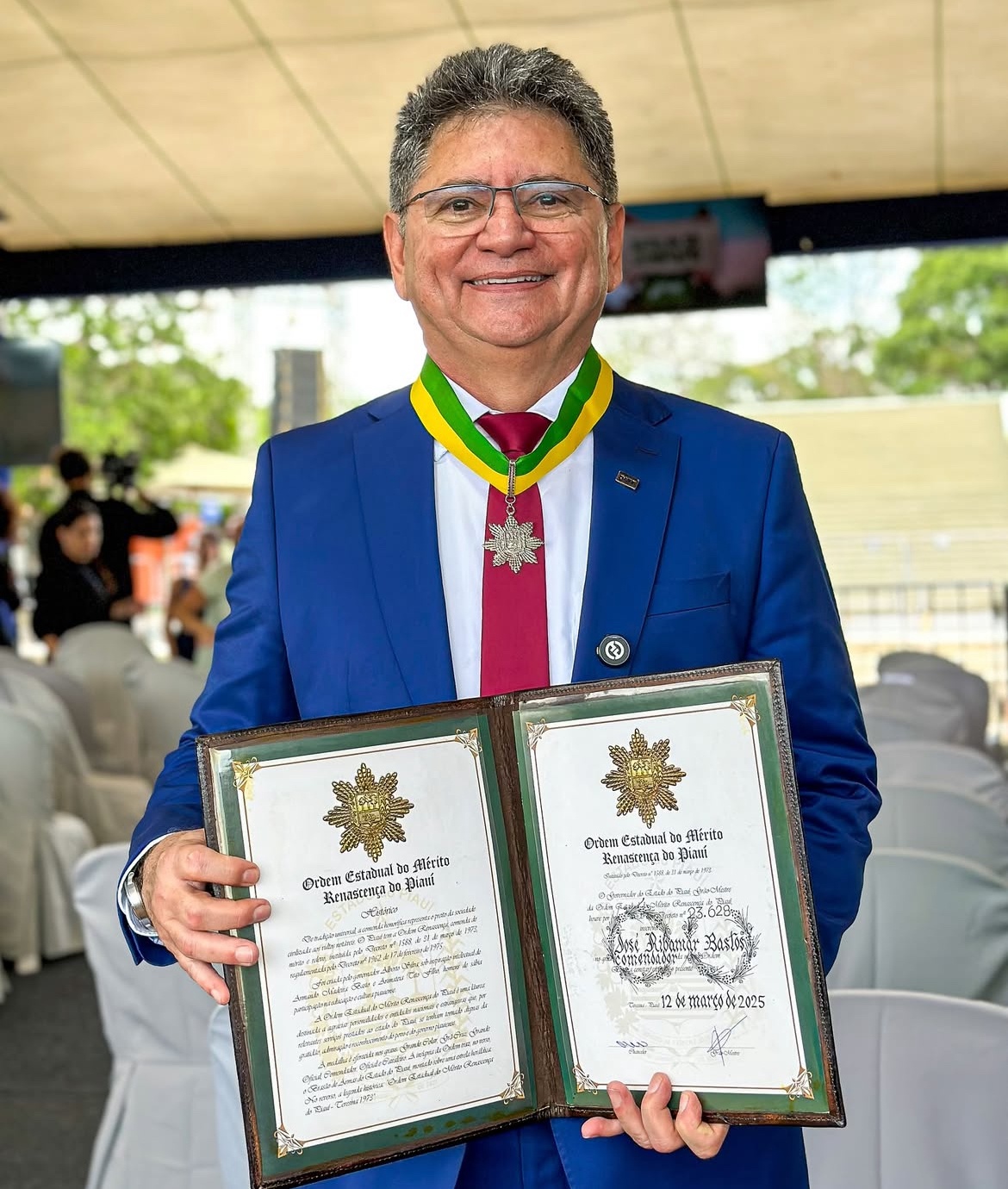 Ribamar Bastos, o operoso diretor do DNIT, um dos medalhados
