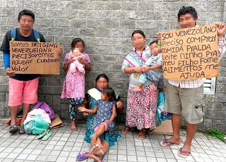 Venezuelanos pedindo ajuda nas ruas