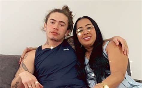 Whindersson Nunes e sua mãe Valdenice Nunes.