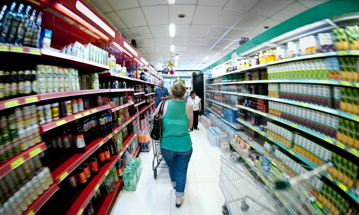 zera imposto de alguns produtos da cesta básica