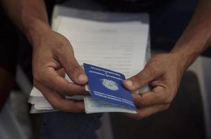 A tendência é aumentar a preferência pelo emprego com carteira assinada (Foto: Daniel Marenco)