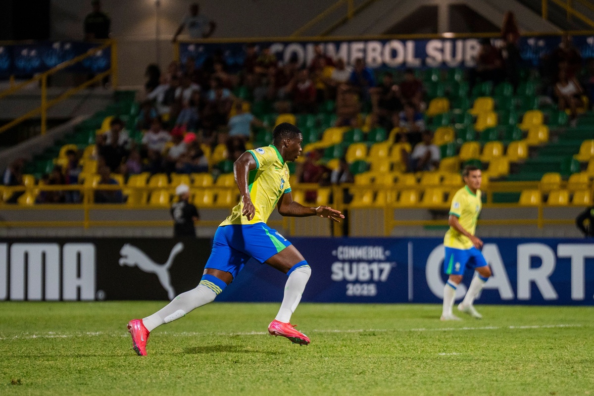 Brasil enfrenta Equador neste sábado (5)