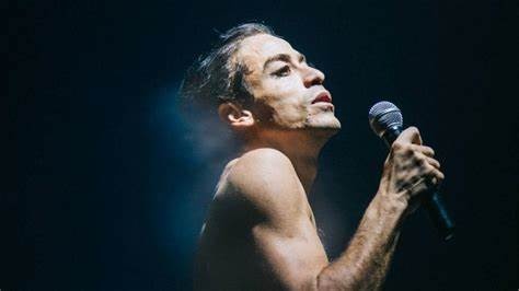 Cena do filme "Homem com H" que contra a história de Ney Matogrosso