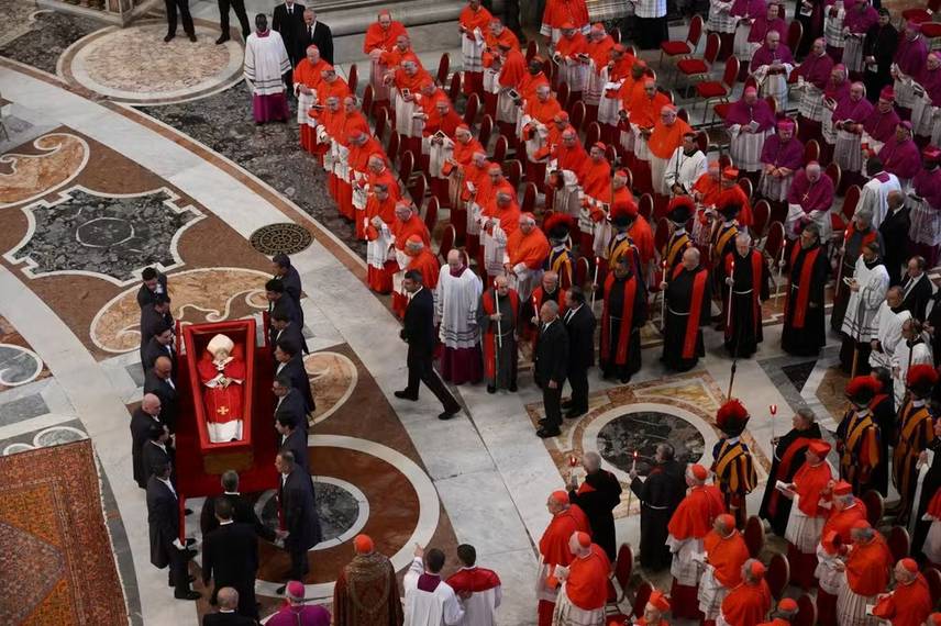 Corpo do Papa Francisco é velado na Basílica de São Pedro, no Vaticano Corpo do Papa Francisco é velado na Basílica de São Pedro, no Vaticano