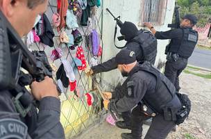 Draco cumprindo mandados na manhã desta sexta-feira (11) na zona Sul de Teresina (Foto: Divulgação/PC-PI)
