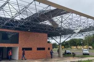 Espaço Rosa dos Ventos na UFPI teve a cobertura arrancada devido a chuva (Foto: Reprodução)