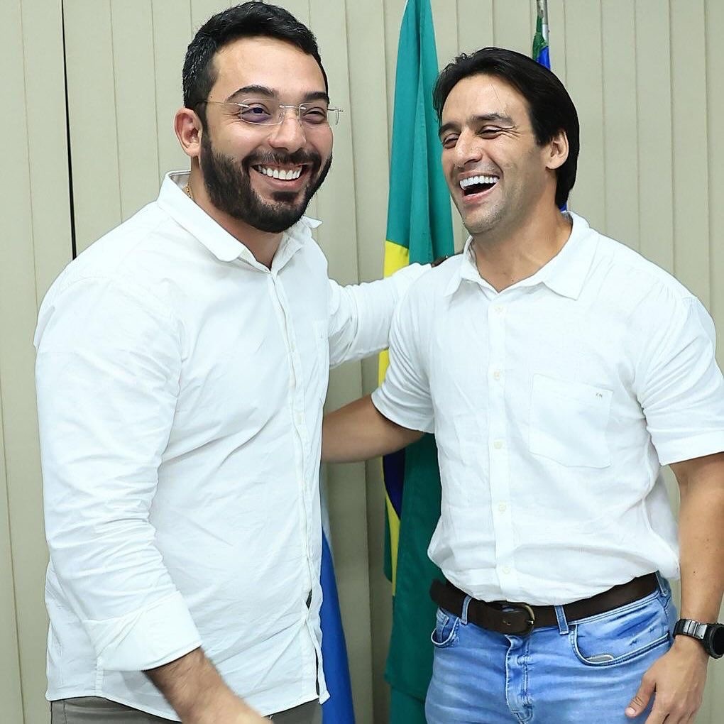 Francisco deve ter falado mal se Gracinha para Flávio se esbaldar de rir