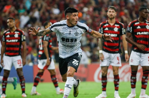 Heredia comemora o gol do Central Córdoba contra o Flamengo no Maracanã (Foto: Divulgação / X Central Córdoba))