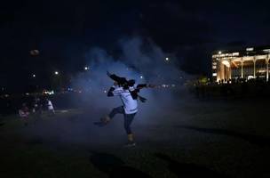 Indígenas enfrentam Polícia Federal e conseguem entrar no Congresso Nacional. (Foto: Reprodução | AFP)