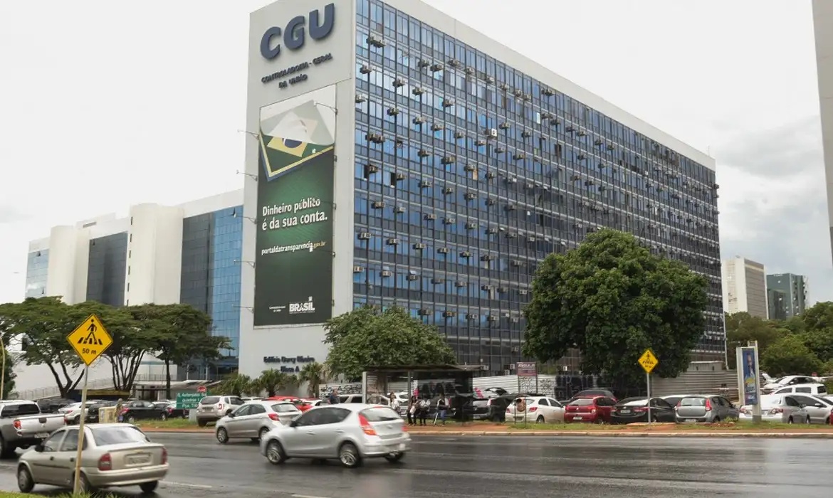 "indústria de descontos indevidos" em benefícios do INSS