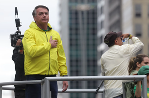 Jair Bolsonaro durante ato na Avenida Paulista em apoio à anistia dos envolvidos nos atos de 8/1. (Foto: Reprodução | Tiago Queiroz | Estadão Conteúdo)