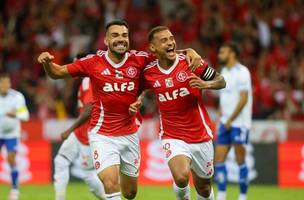 Jogadores do Internacional comemoram gol em partida contra o Cruzeiro, pelo Brasileirão• Divulgação/Internacional (Foto: • Divulgação/Internacional)