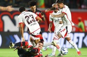 Lance do jogo entre Vitória e Flamengo (Foto: Gilvan de Souza / Flamengo)