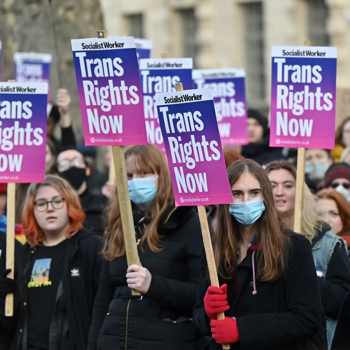 Manifestantes marcharam em apoio aos direitos das pessoas transgênero em Londres, em 2022