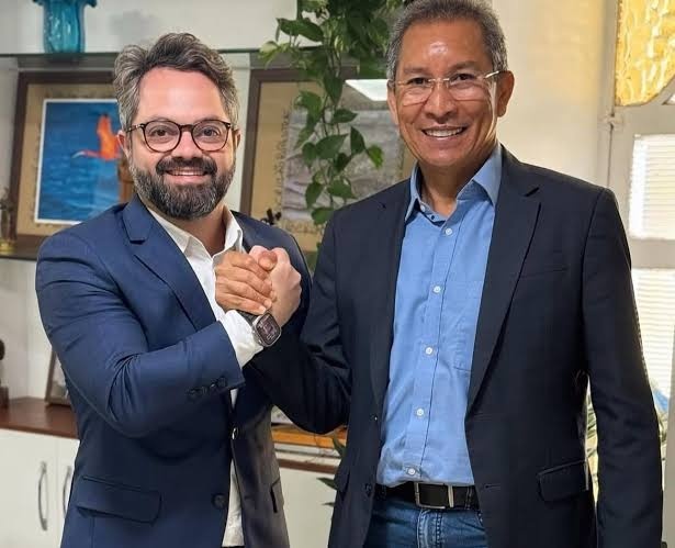 Marcelo detém o poder e não parece ouvir, Mussoline ouvia, mas não tinha poder